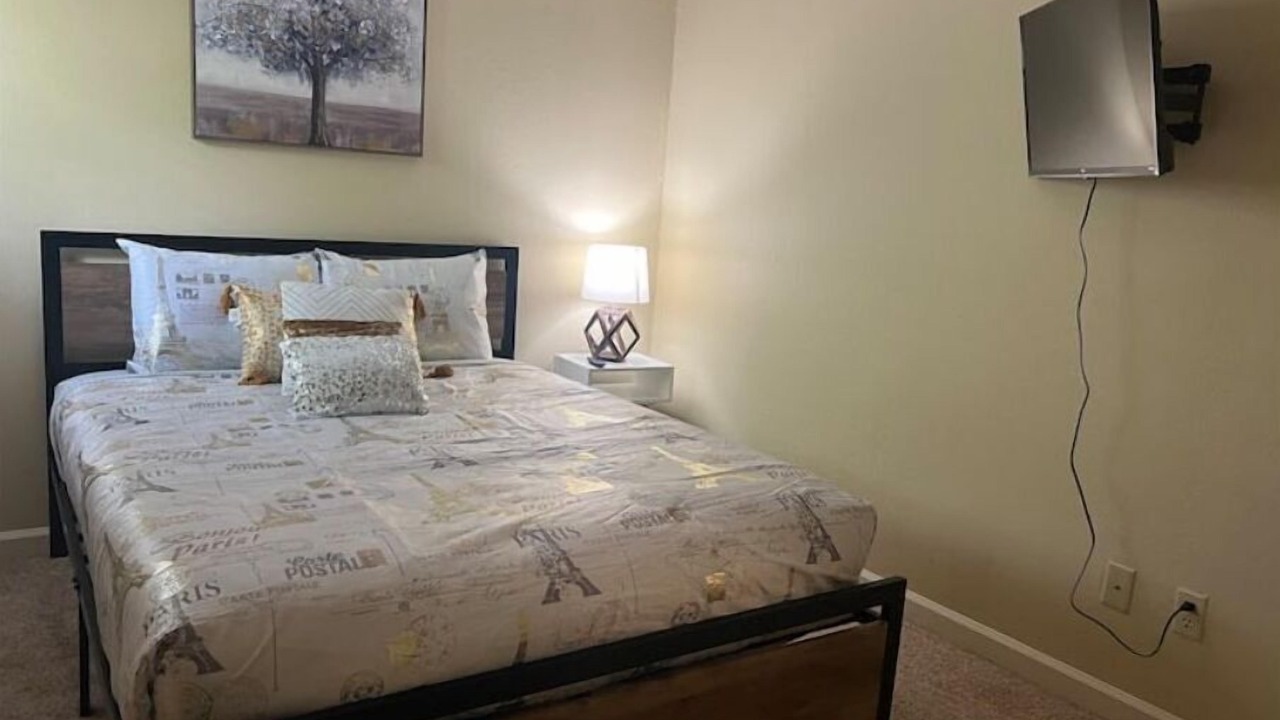 Photo of Bedroom in Valdosta