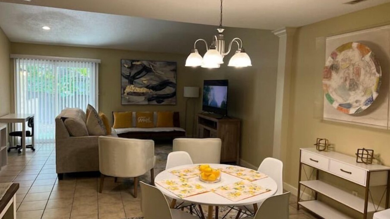 Photo of Livingroom in Valdosta