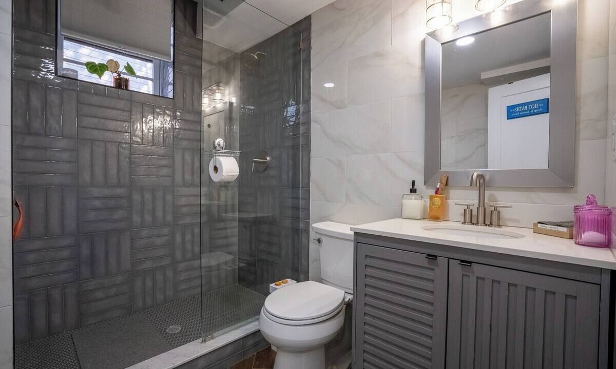 Photo of Bathroom in East Side