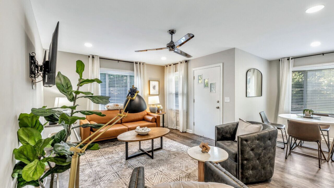 Photo of Livingroom in Mableton