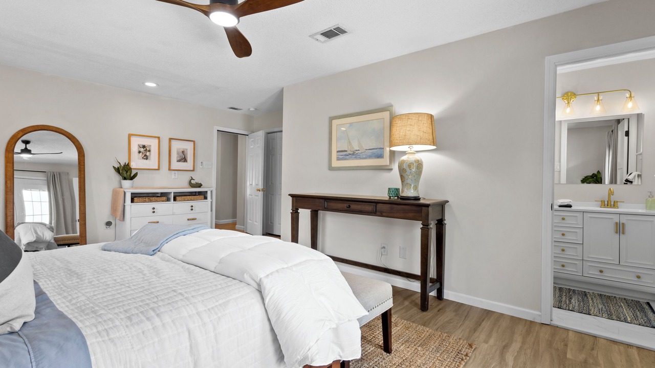 Photo of Bedroom in Ocean Springs