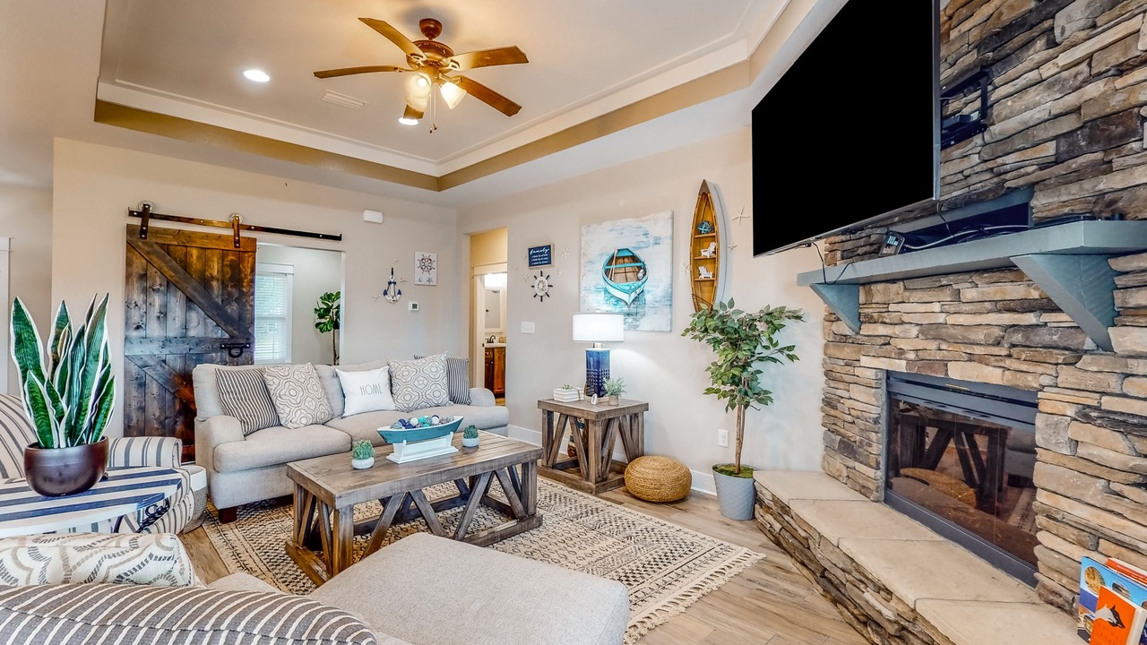 Photo of Livingroom in Crestview