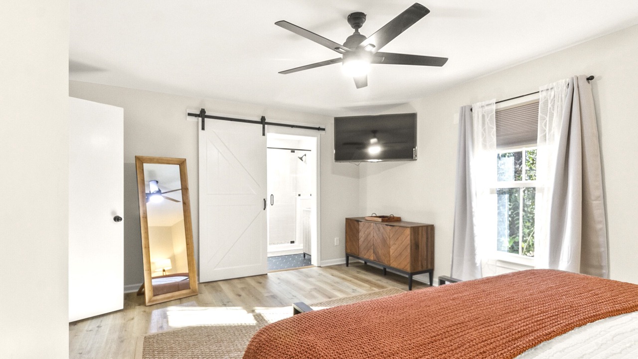Photo of Bedroom in Northport