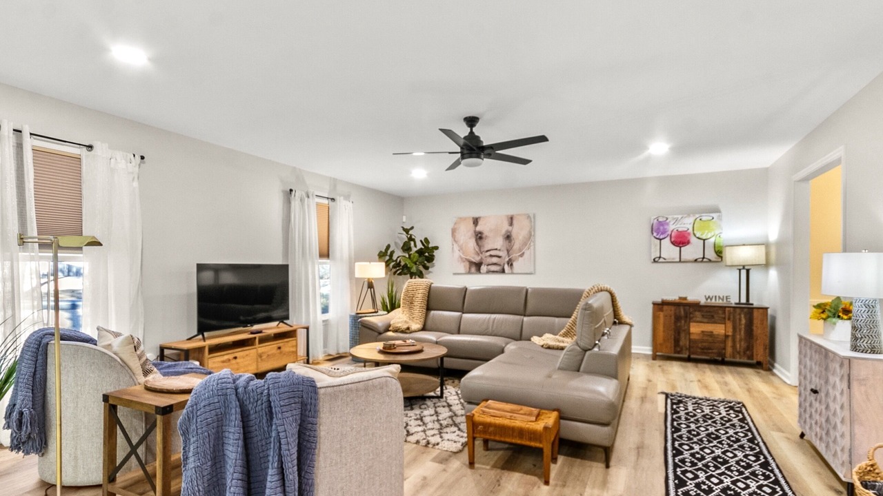Photo of Bedroom in Northport