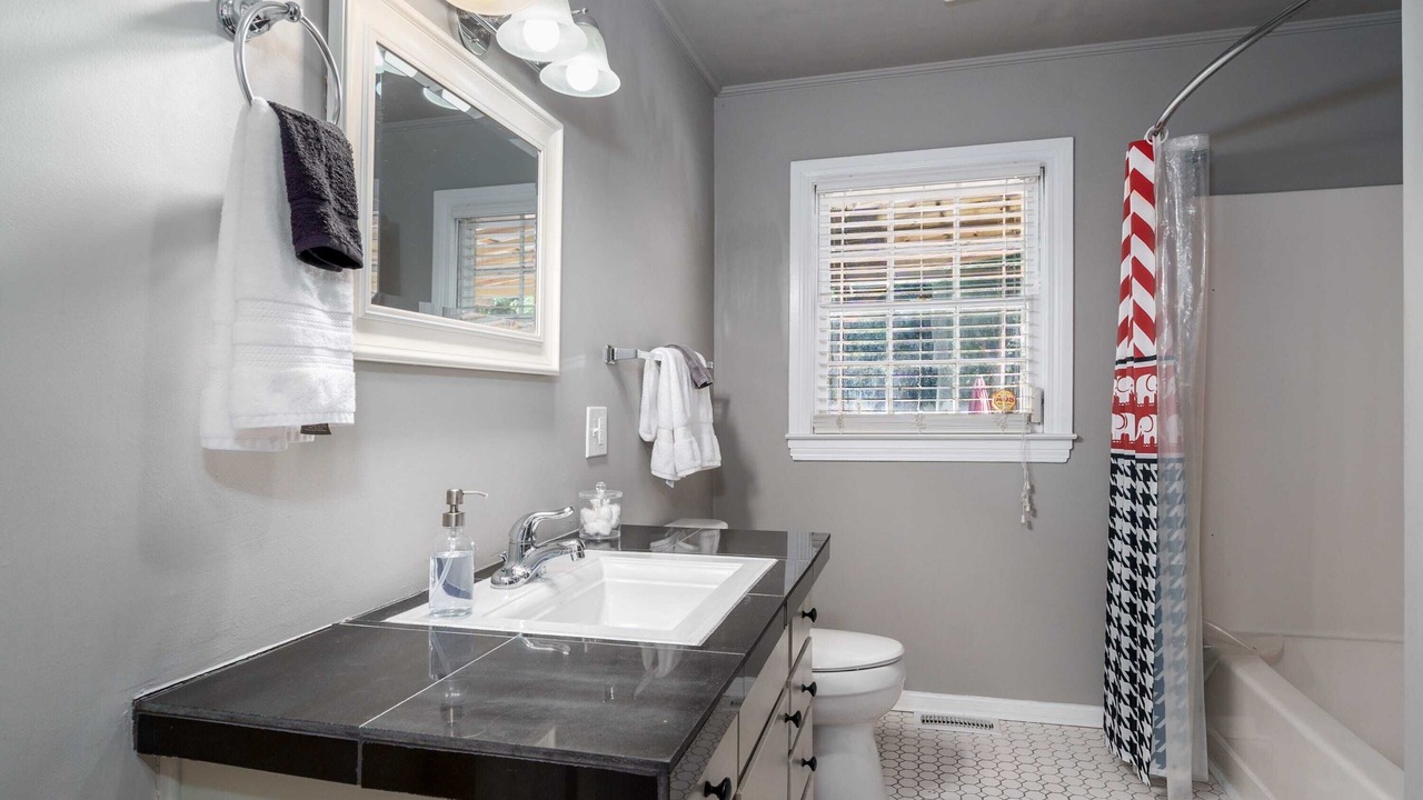 Photo of Bathroom in Tuscaloosa
