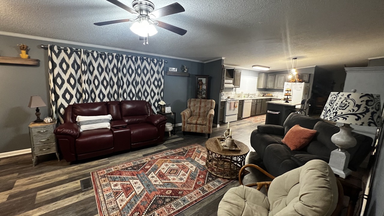 Photo of Livingroom in Elrod