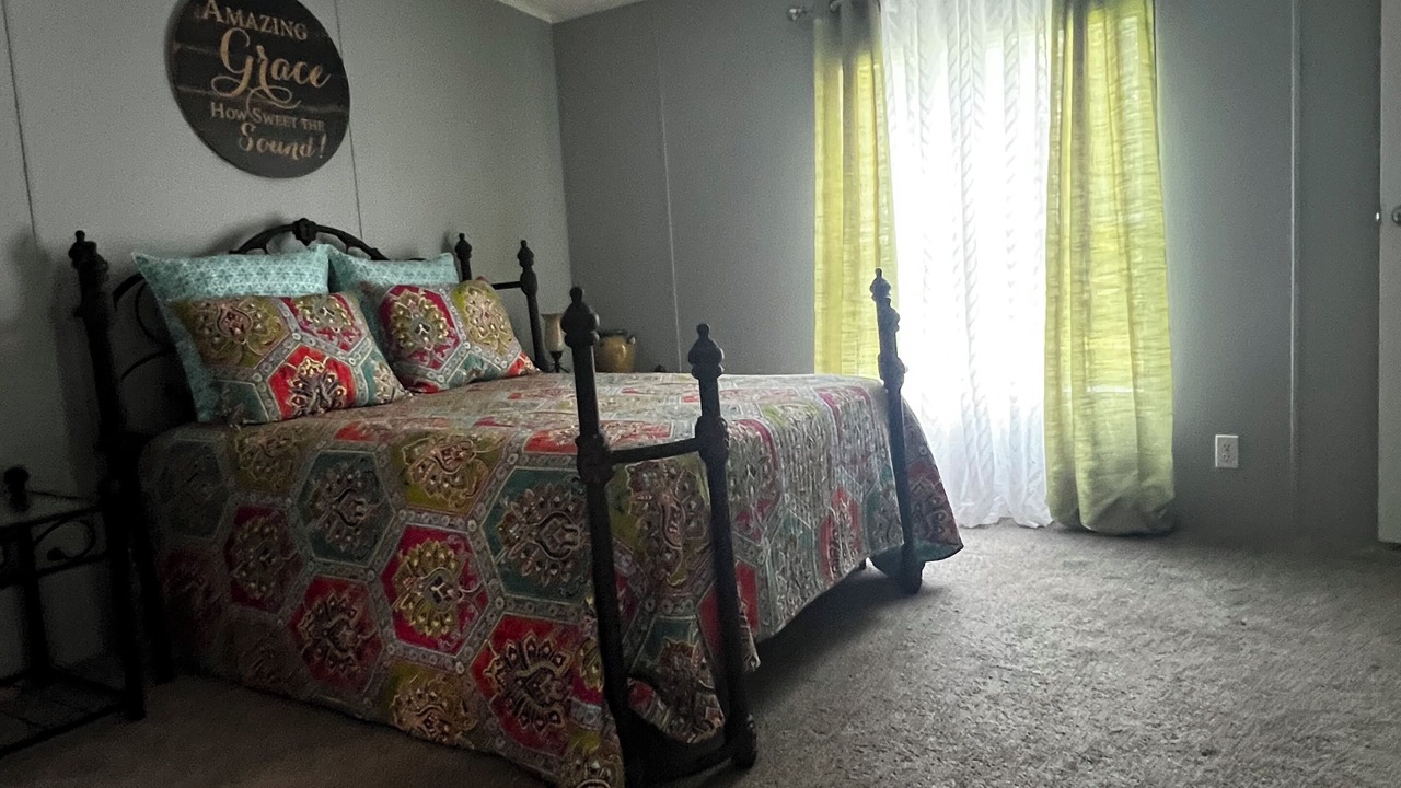 Photo of Bedroom in Elrod