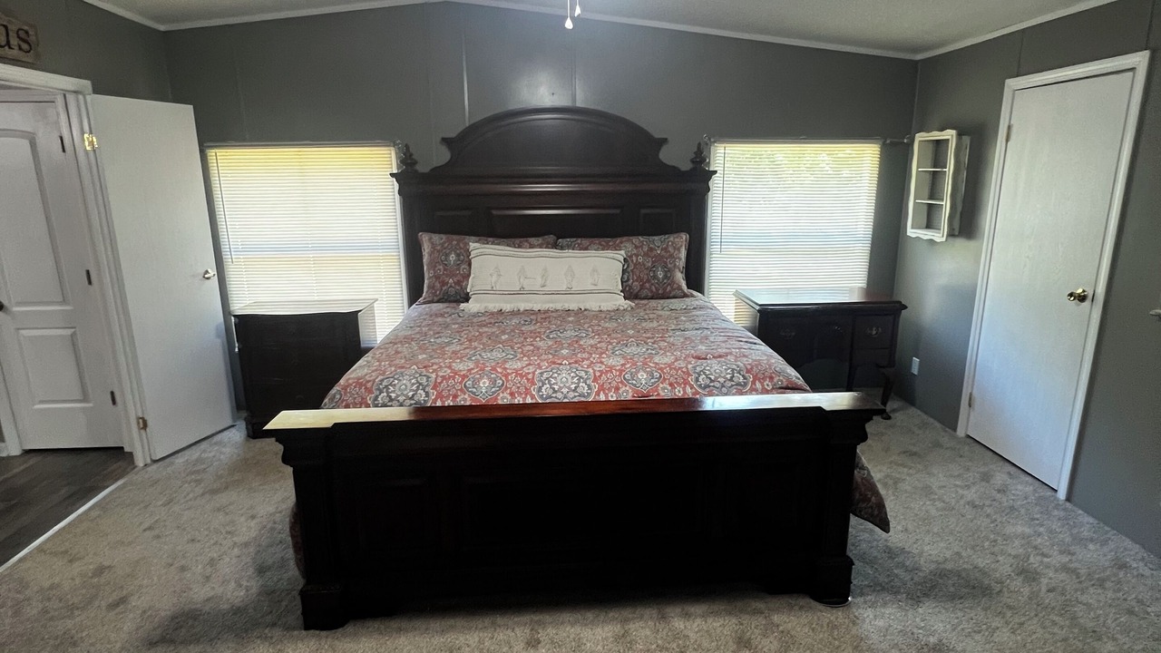 Photo of Bedroom in Elrod
