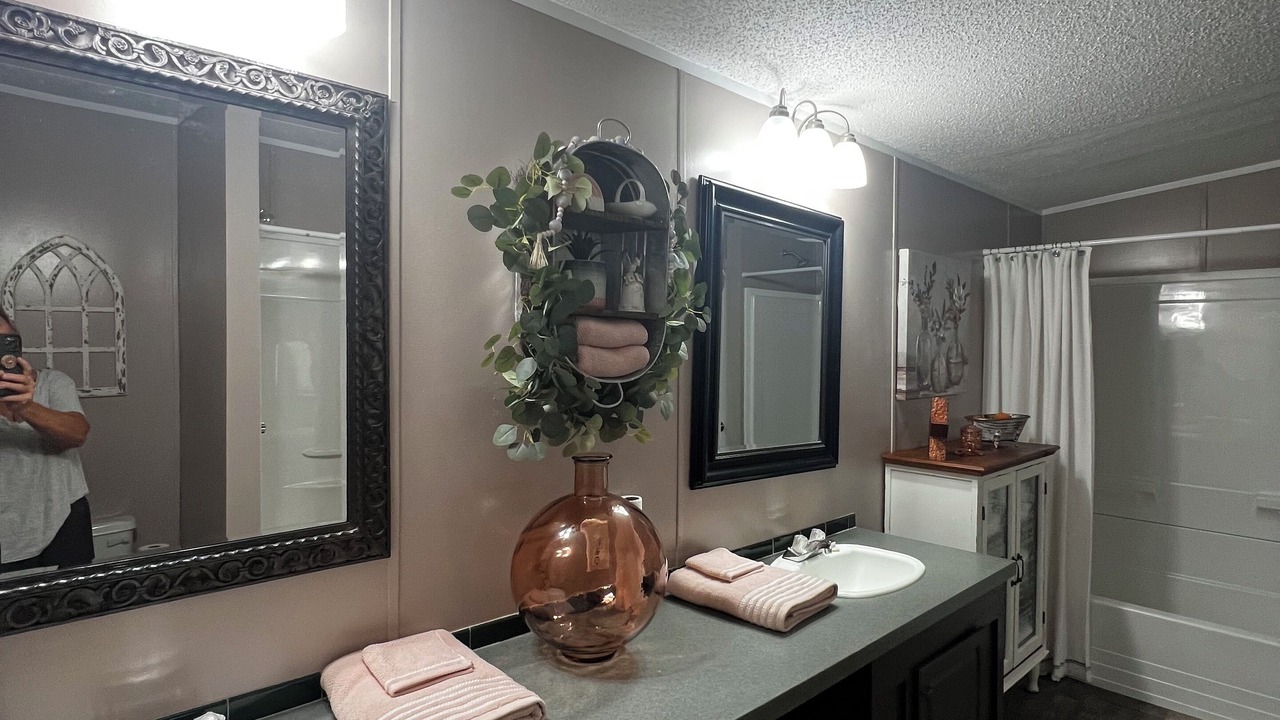 Photo of Bathroom in Elrod