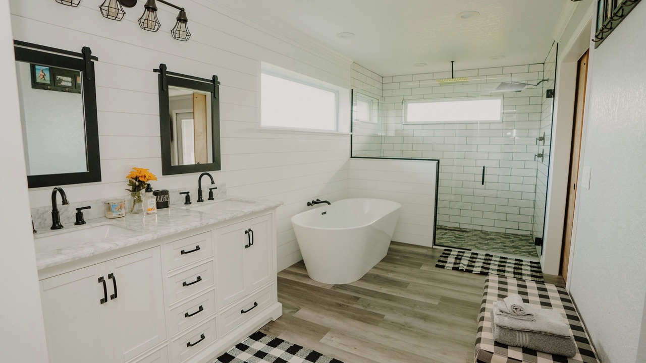 Photo of Bathroom in Glencoe