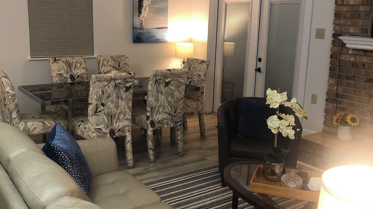 Photo of Livingroom in Melrose