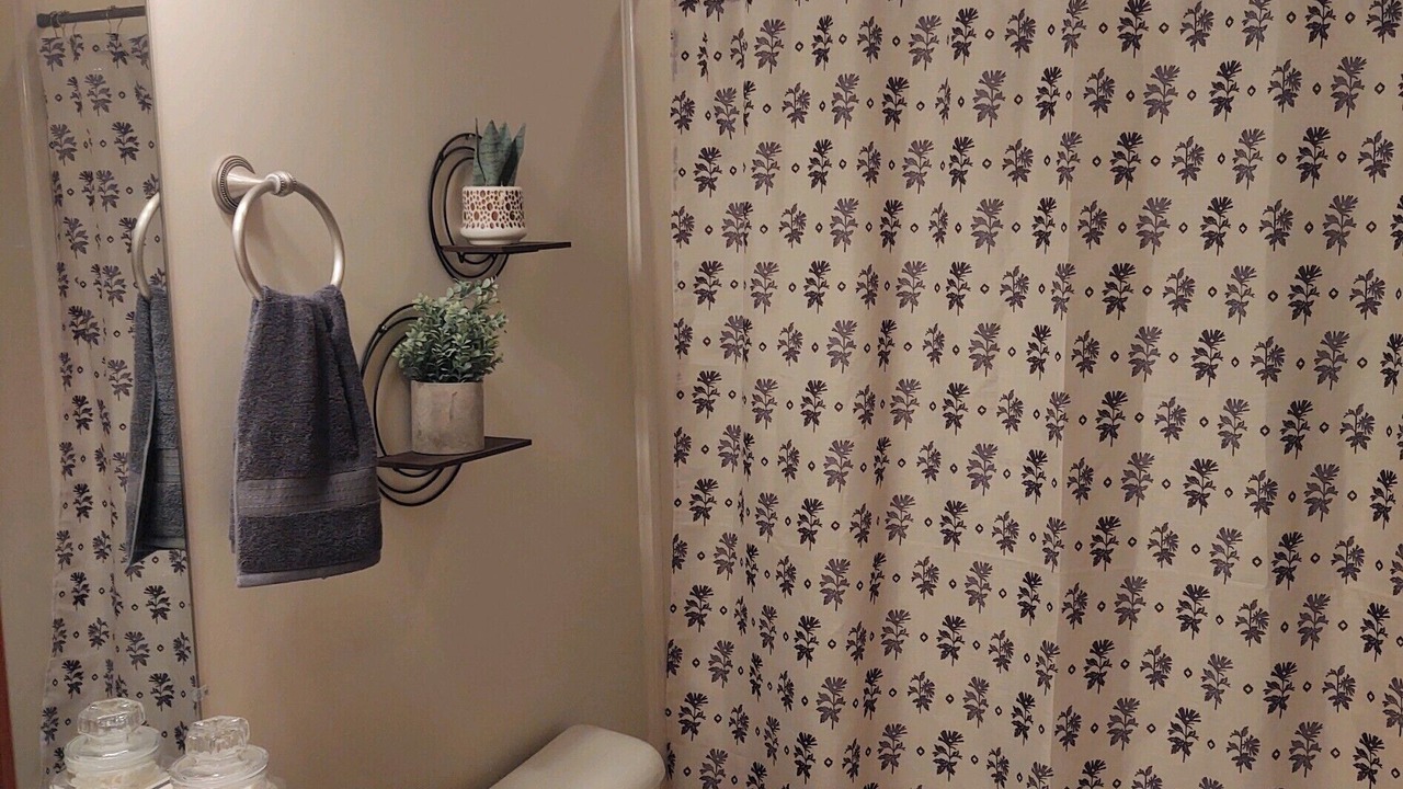 Photo of Bathroom in Midway