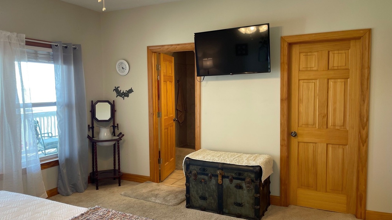 Photo of Bedroom in Midway