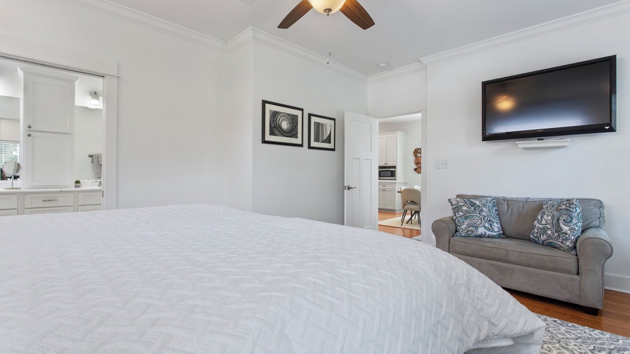 Photo of Bedroom in Long Beach