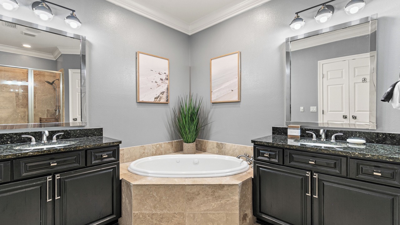 Photo of Bathroom in Villa Lago
