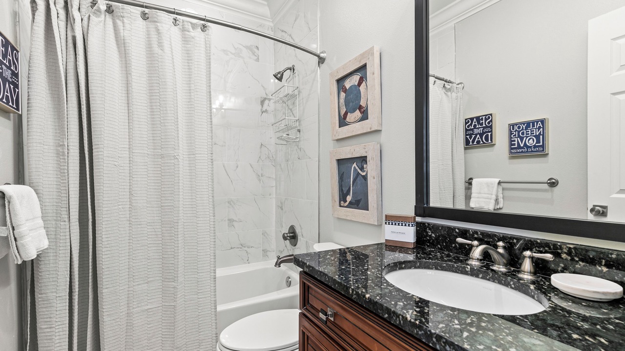 Photo of Bathroom in Villa Lago