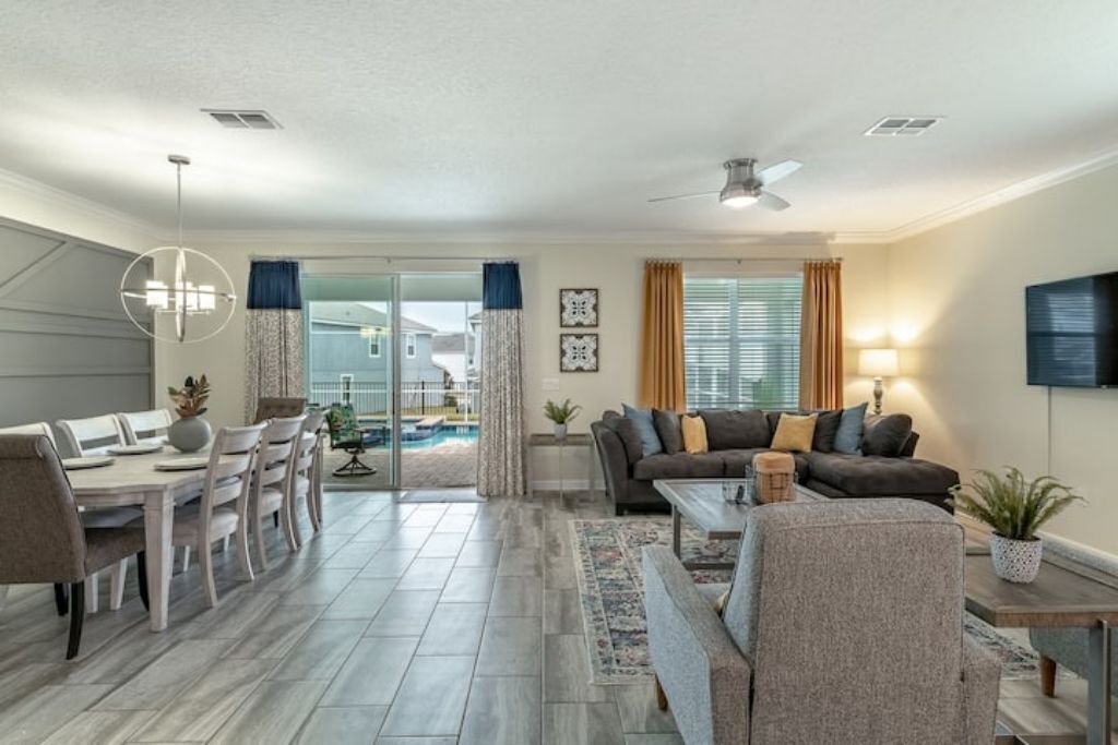 Photo of Livingroom in Davenport
