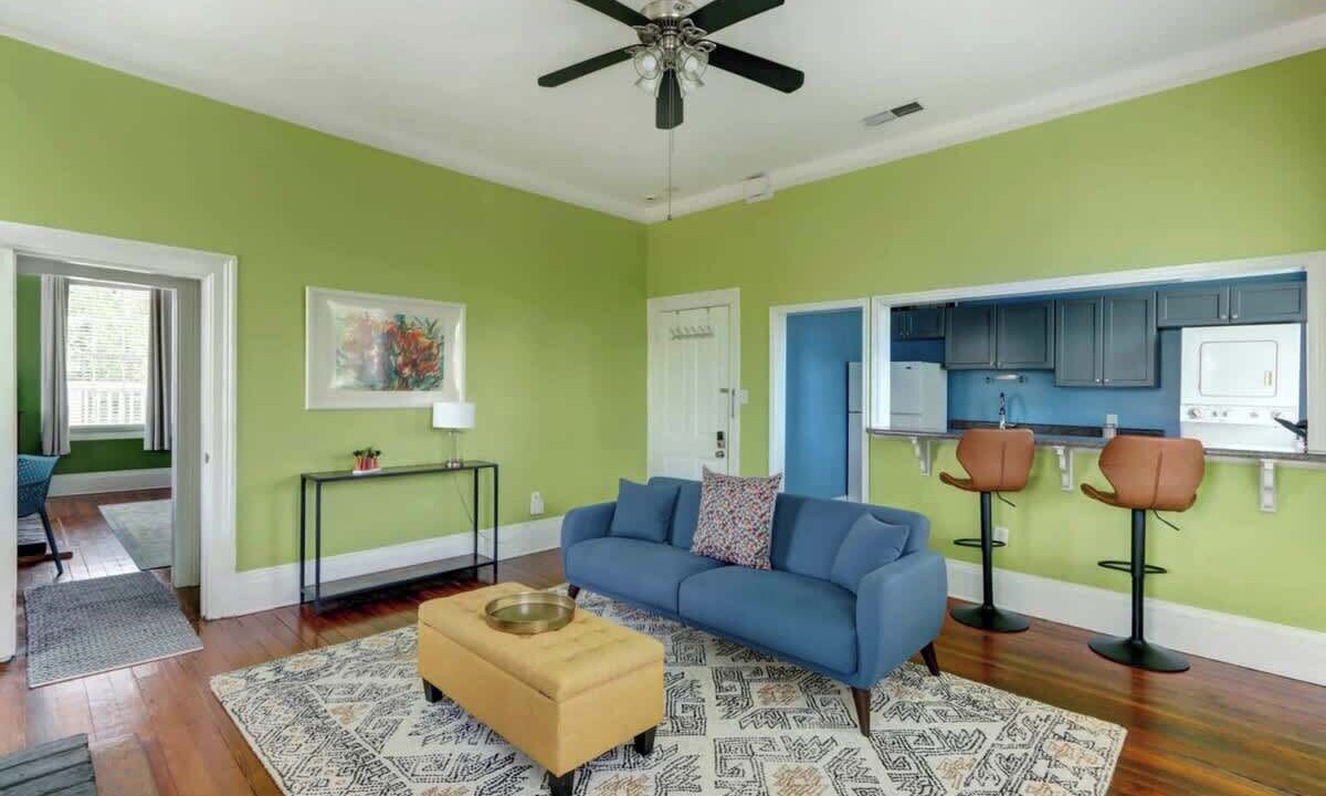 Photo of Livingroom in Savannah Victorian District