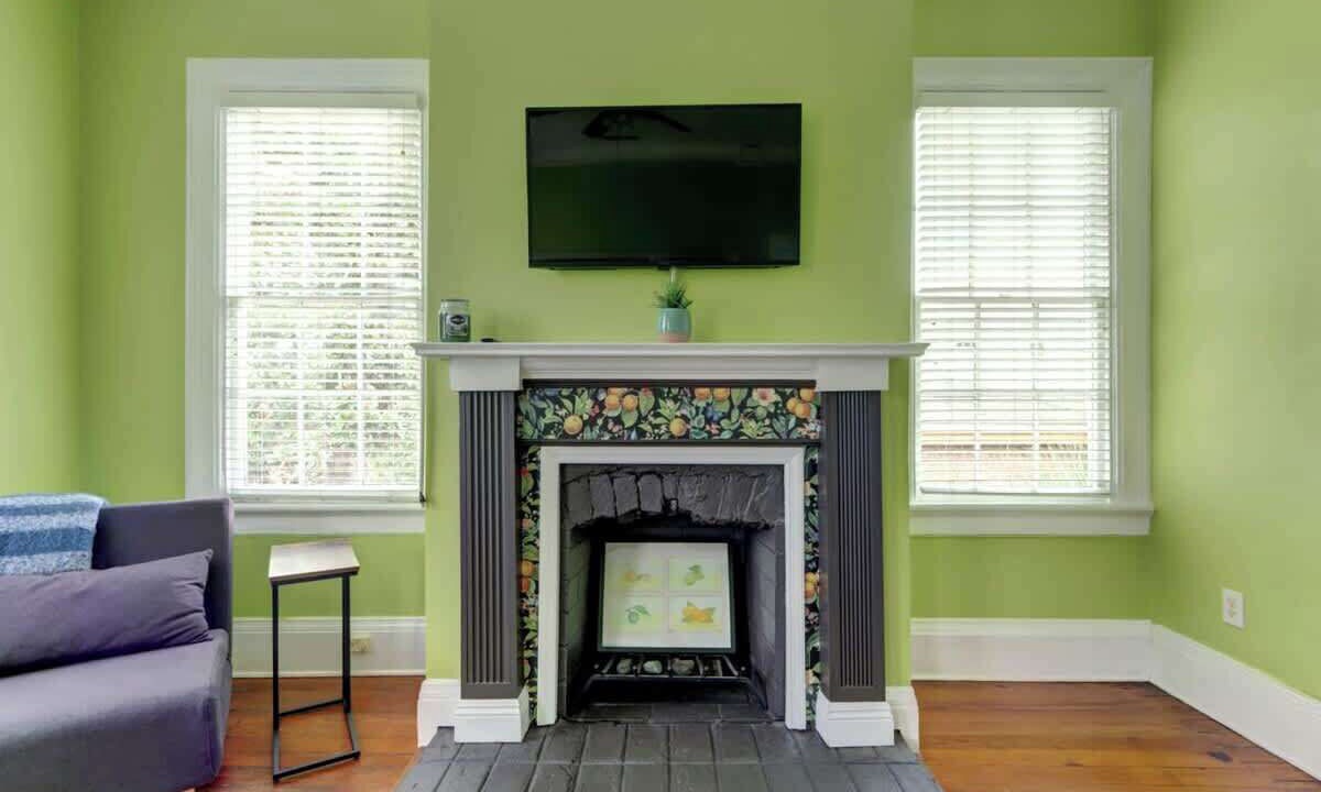 Photo of Livingroom in Savannah Victorian District