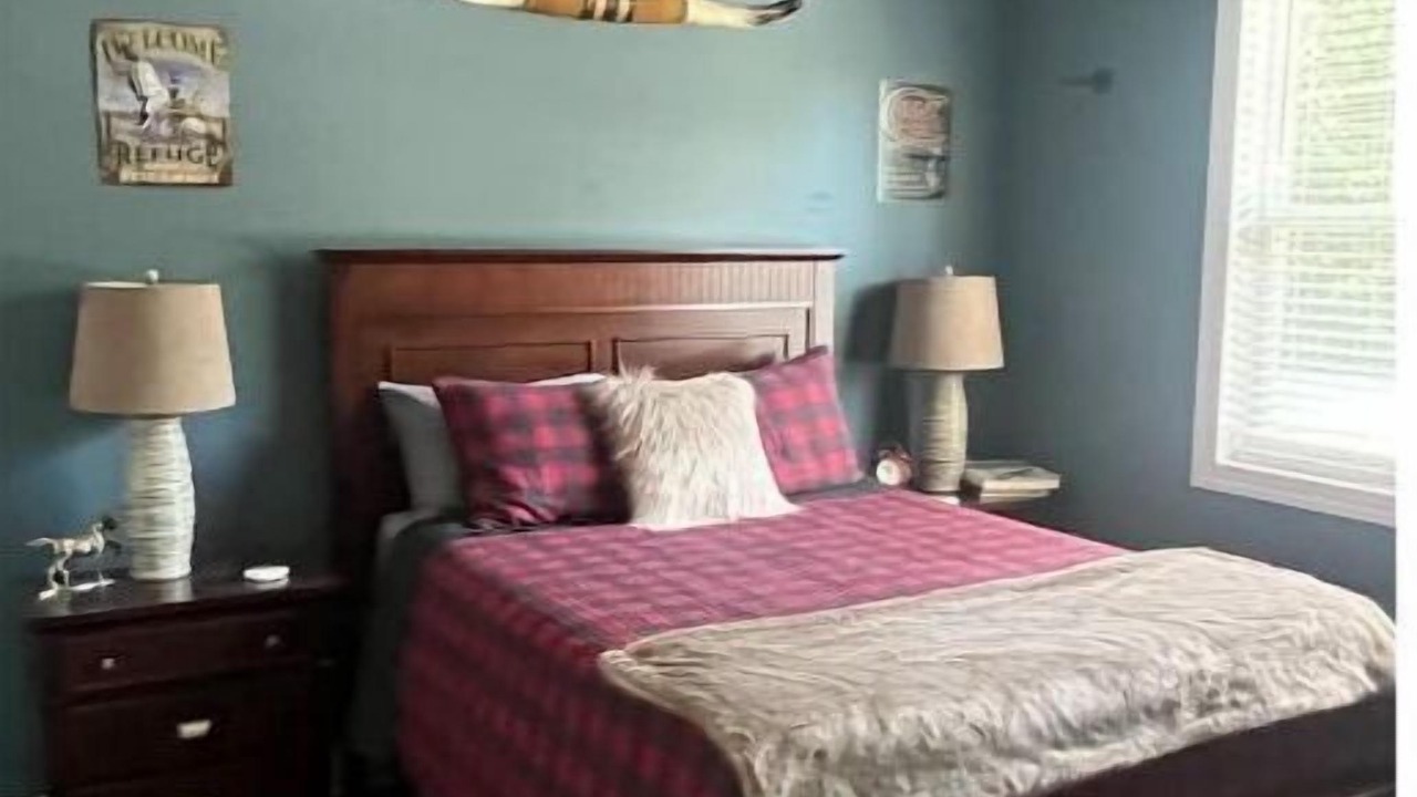 Photo of Bedroom in Groveoak