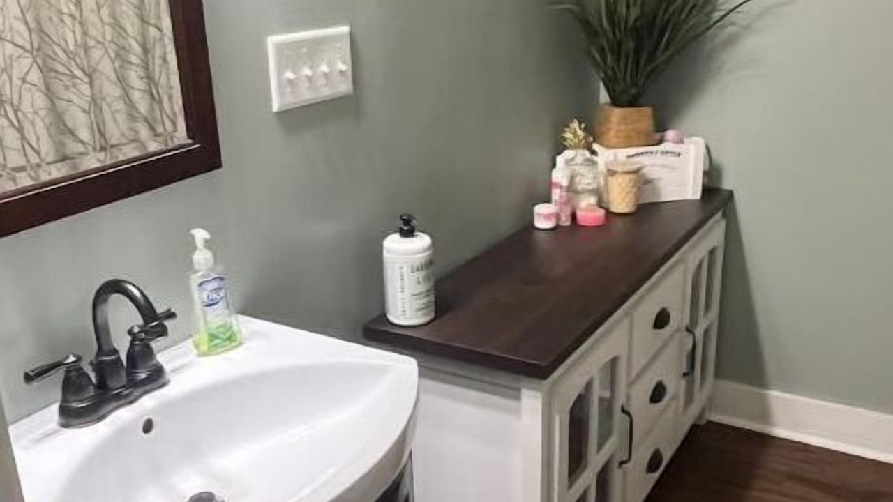 Photo of Bathroom in Groveoak