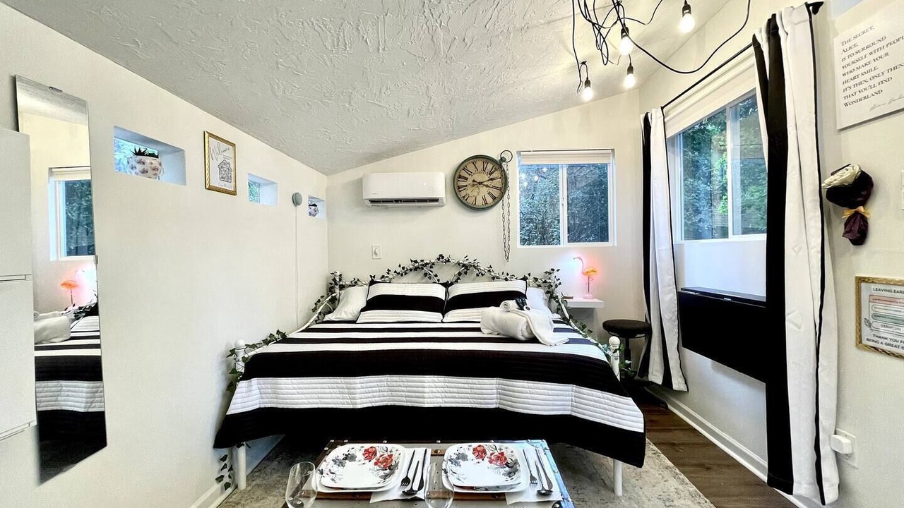 Photo of Bedroom in Candler-McAfee
