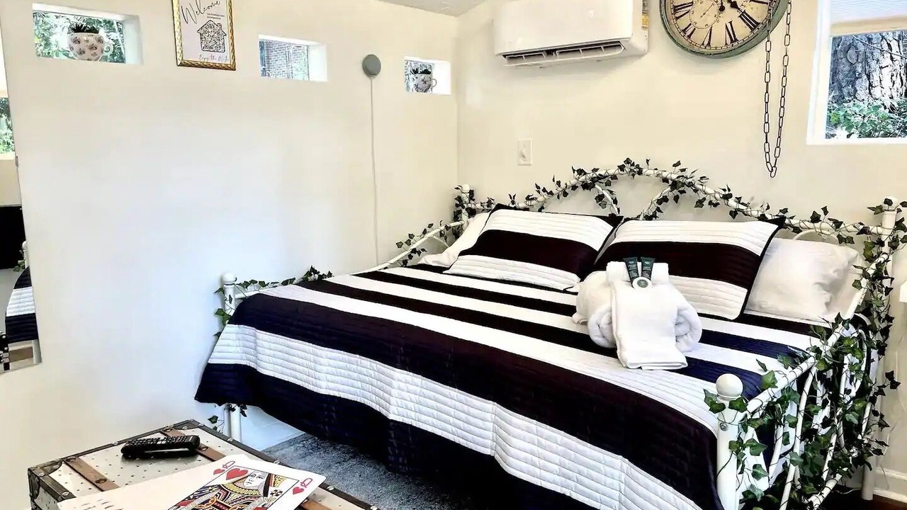Photo of Bedroom in Candler-McAfee