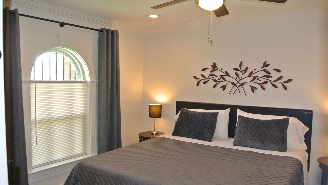 Photo of Bedroom in Little Woods