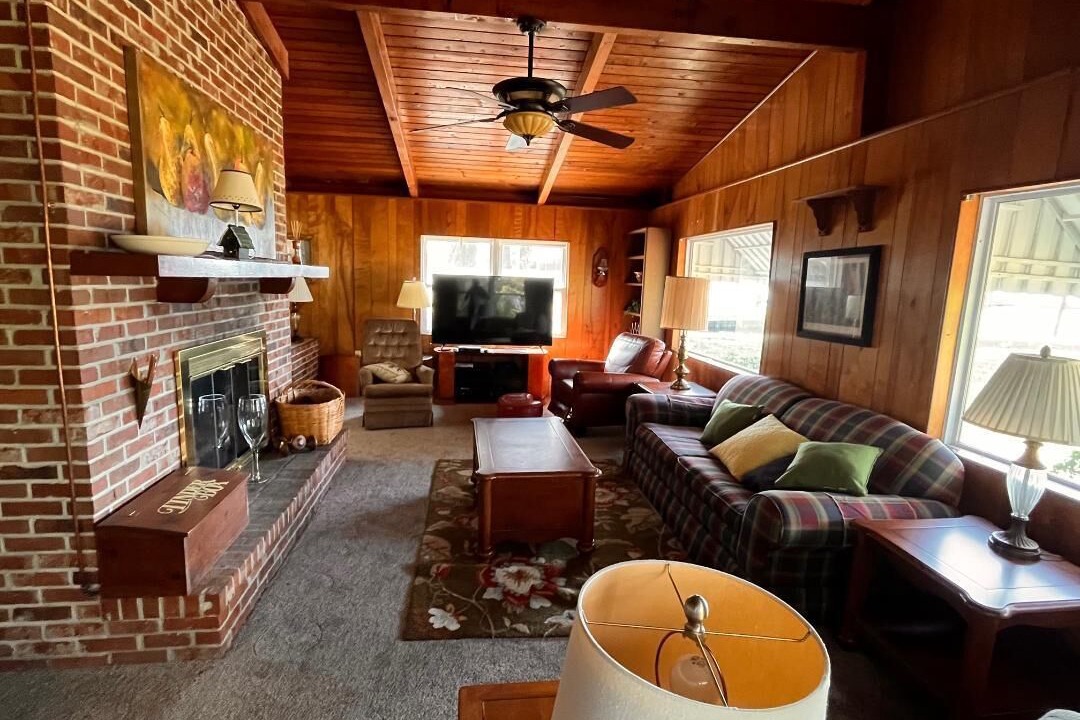 Photo of Livingroom in Crescent City