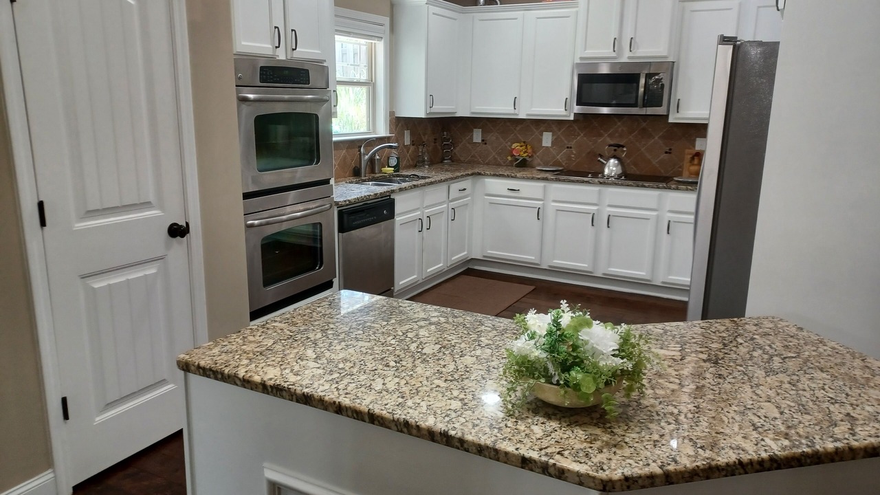 Photo of Kitchen in Canterbury Farms