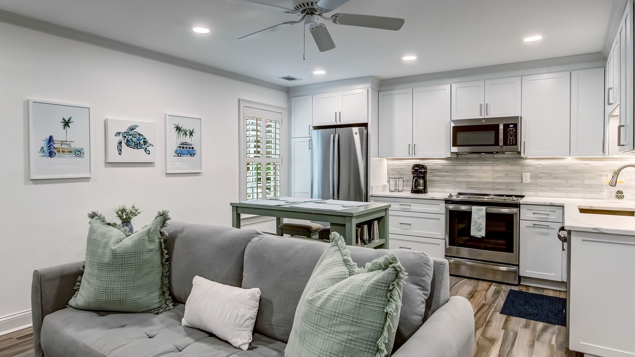 Photo of Livingroom in Historic District - North