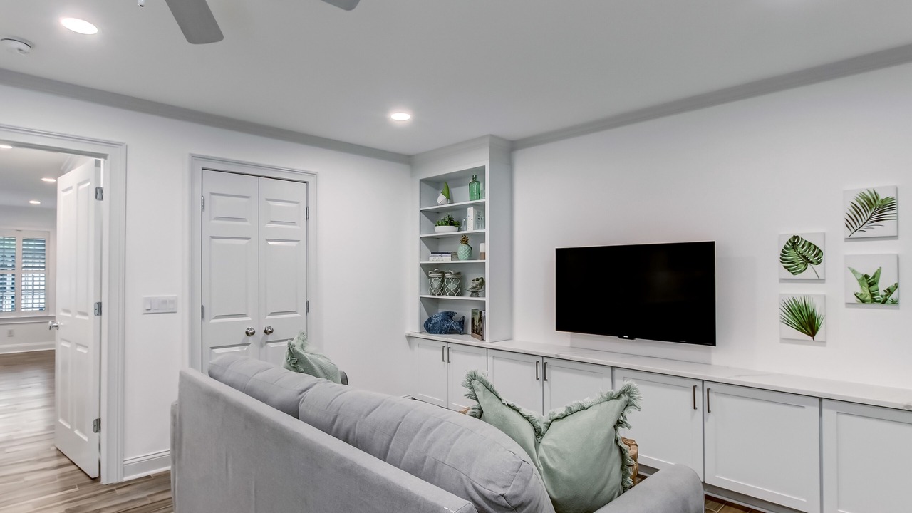 Photo of Livingroom in Historic District - North