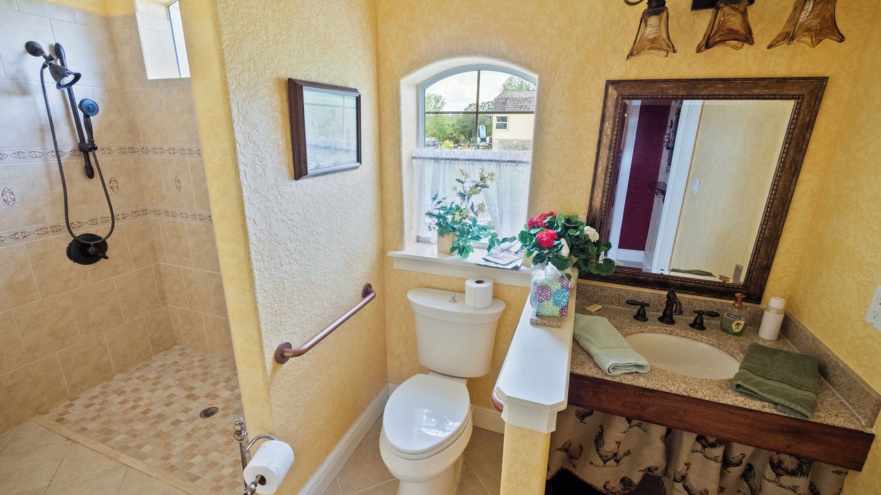 Photo of Bathroom in Umatilla