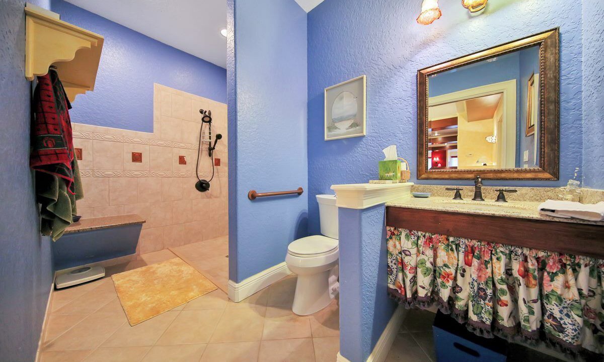 Photo of Bathroom in Umatilla