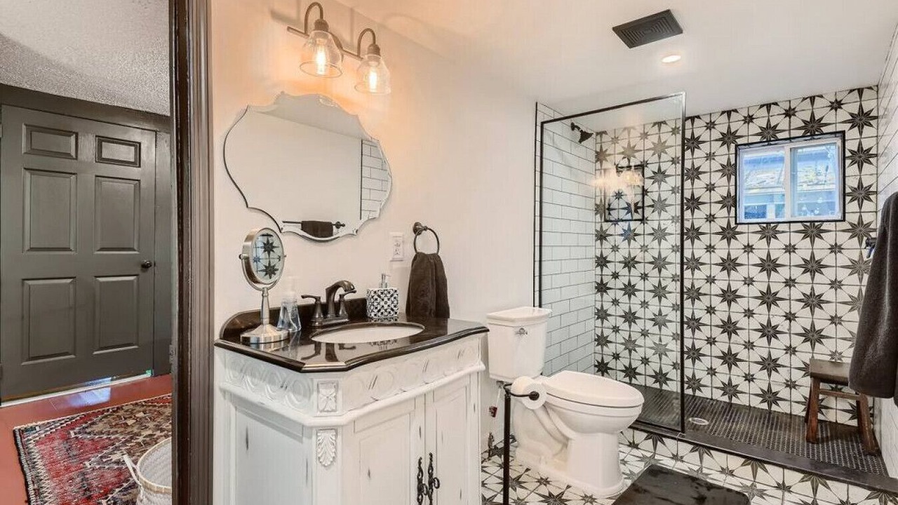 Photo of Bathroom in Cabbagetown