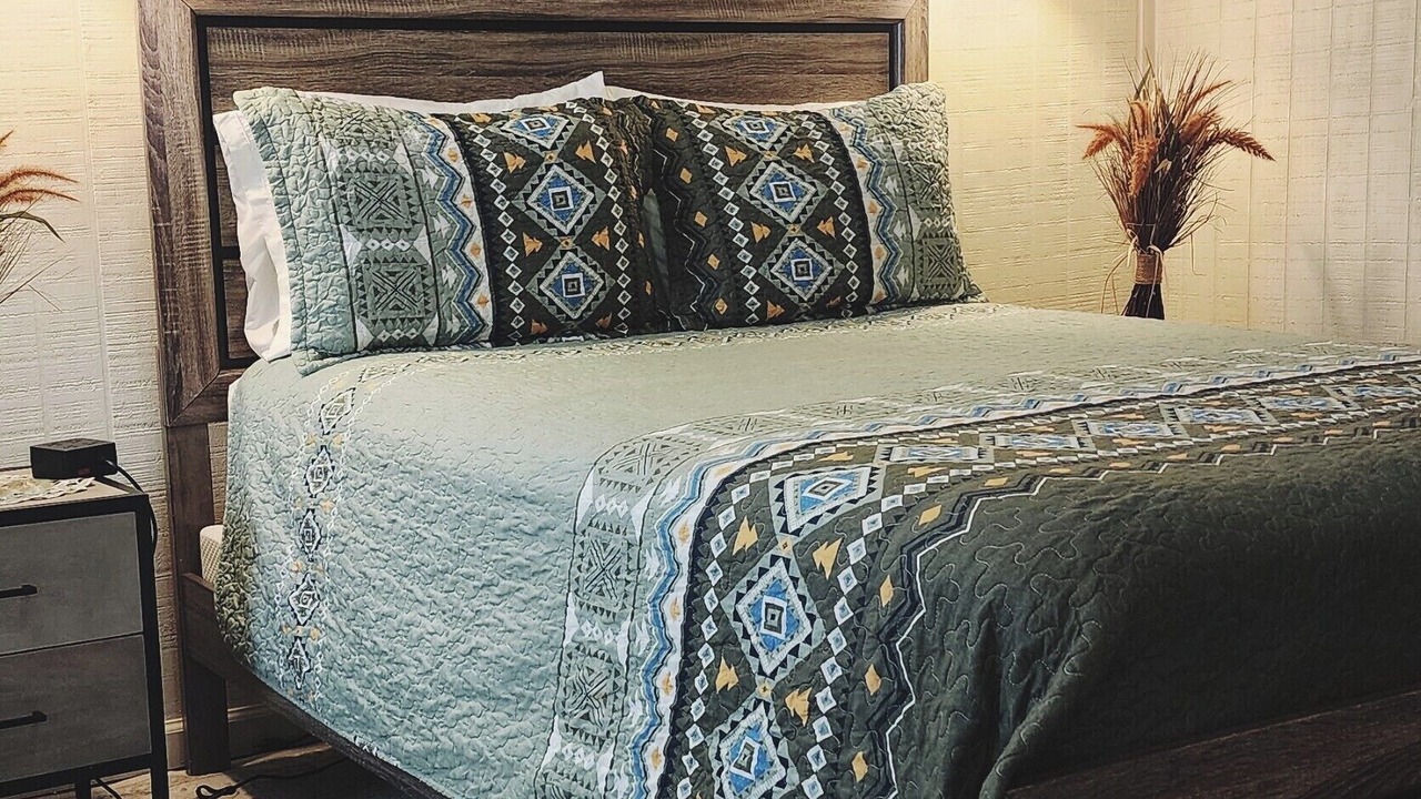 Photo of Bedroom in Hahira