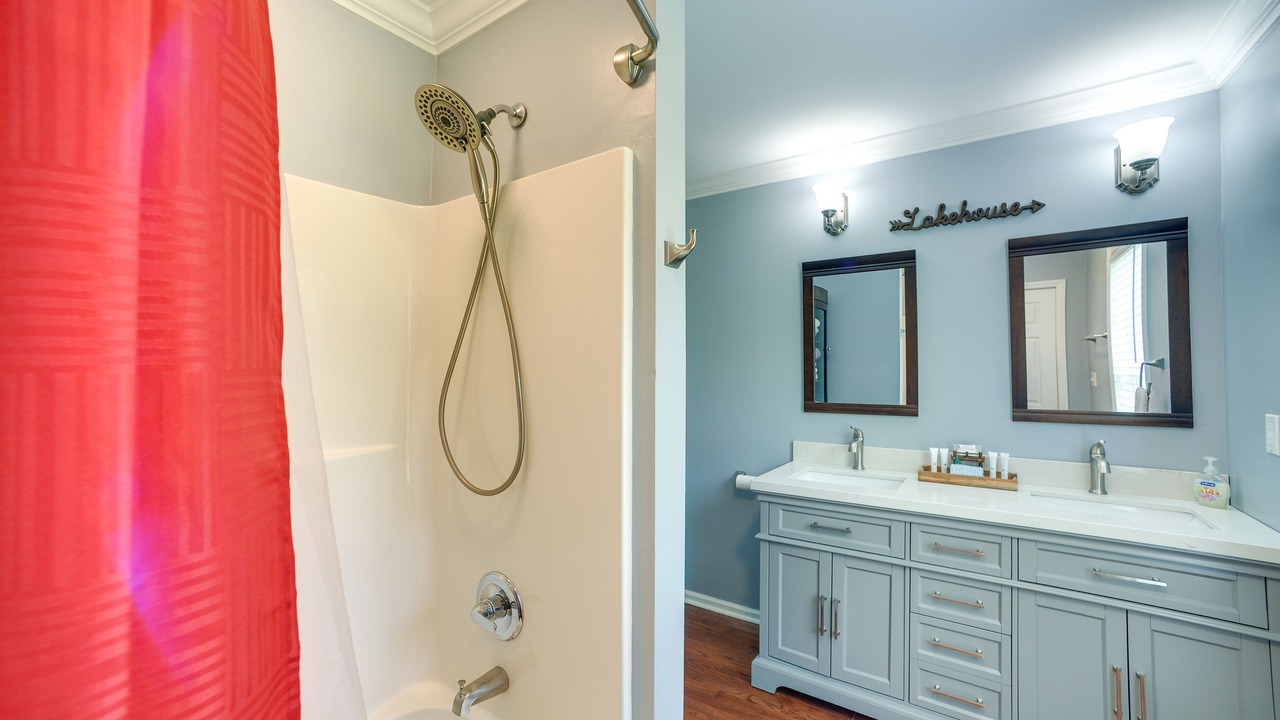 Photo of Bathroom in Groveoak