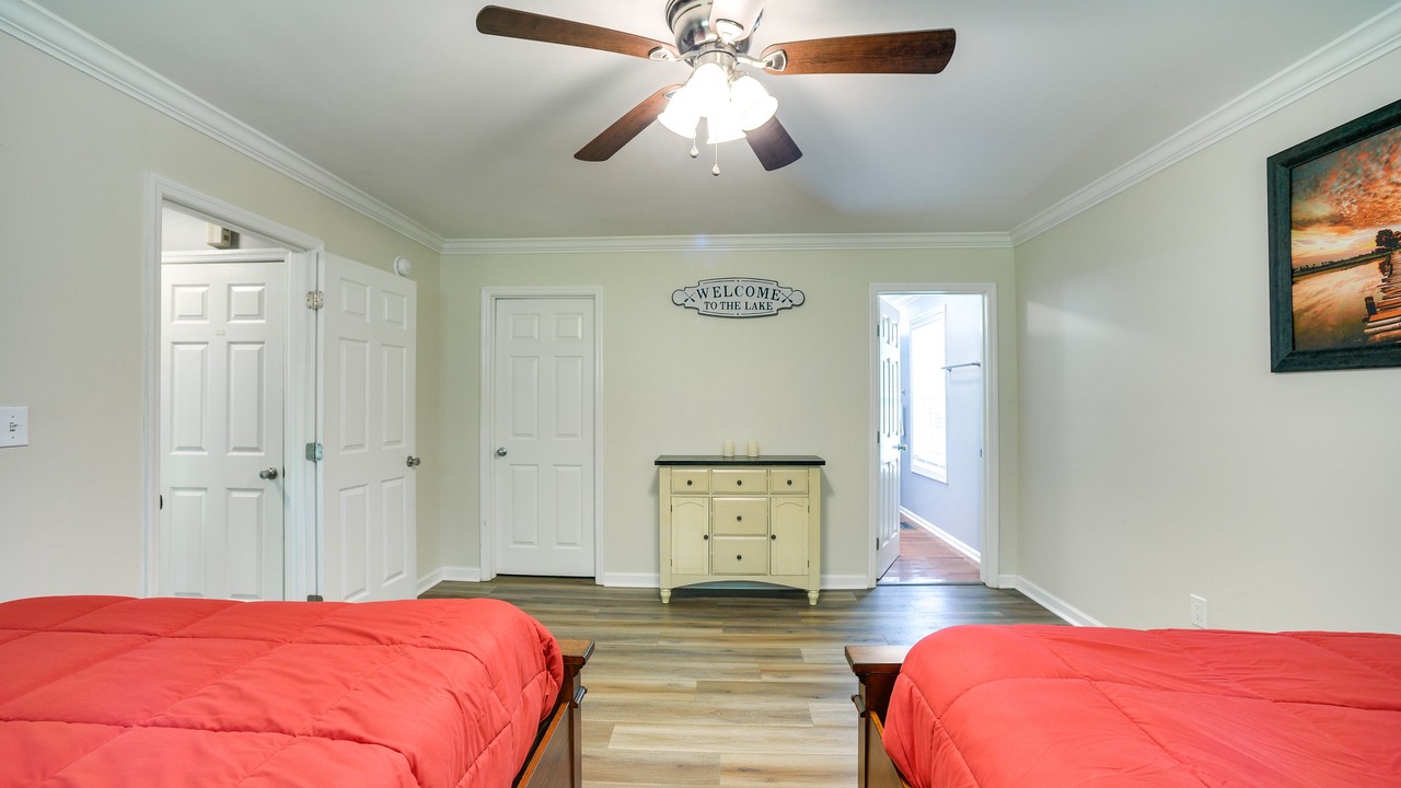Photo of Bedroom in Groveoak