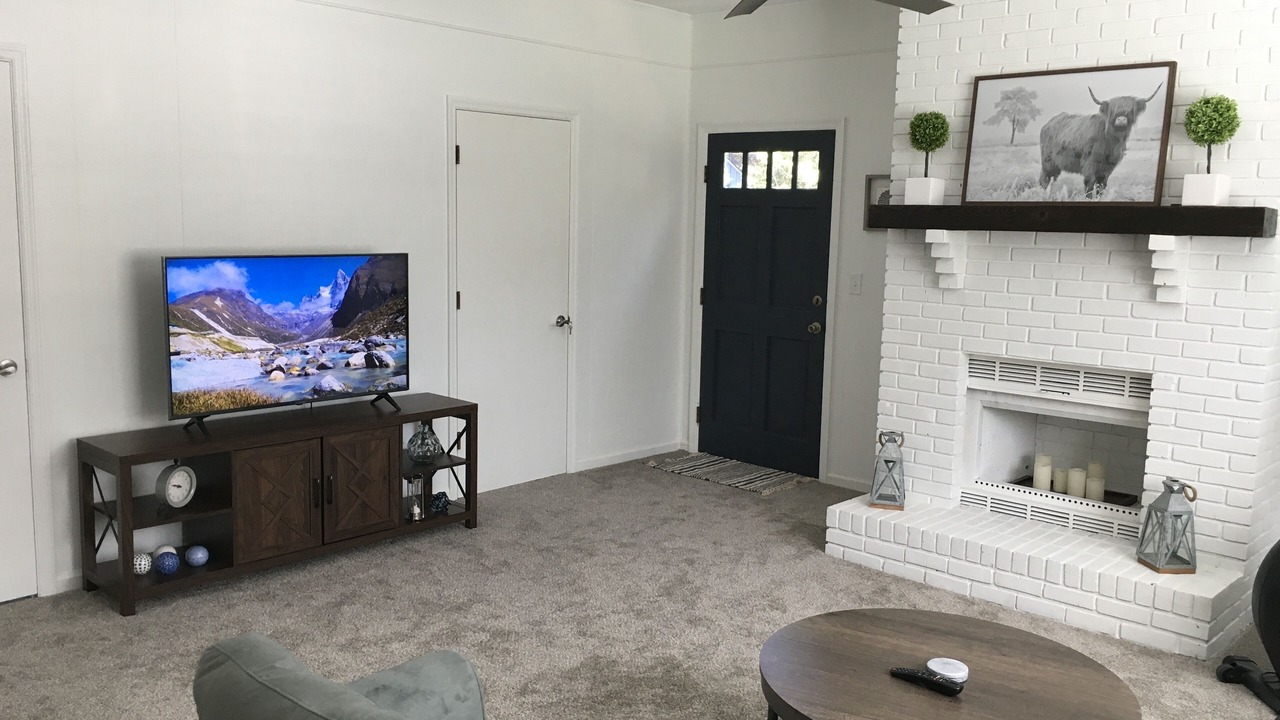 Photo of Livingroom in Tallahassee
