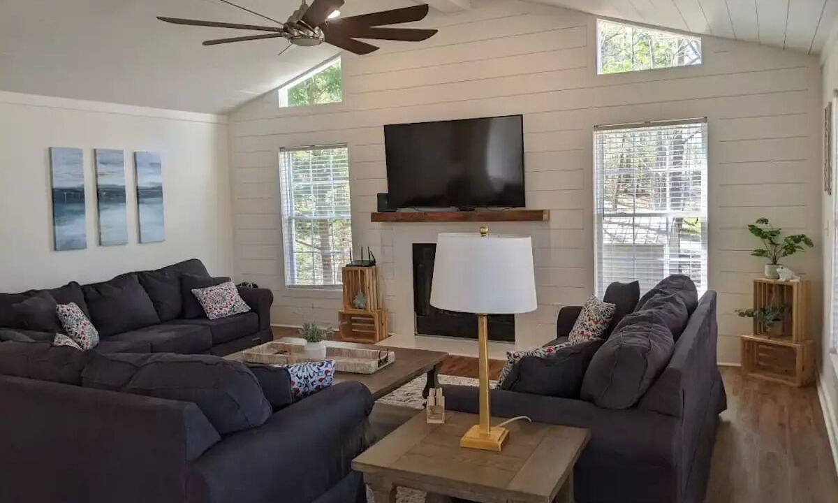 Photo of Livingroom in Eatonton