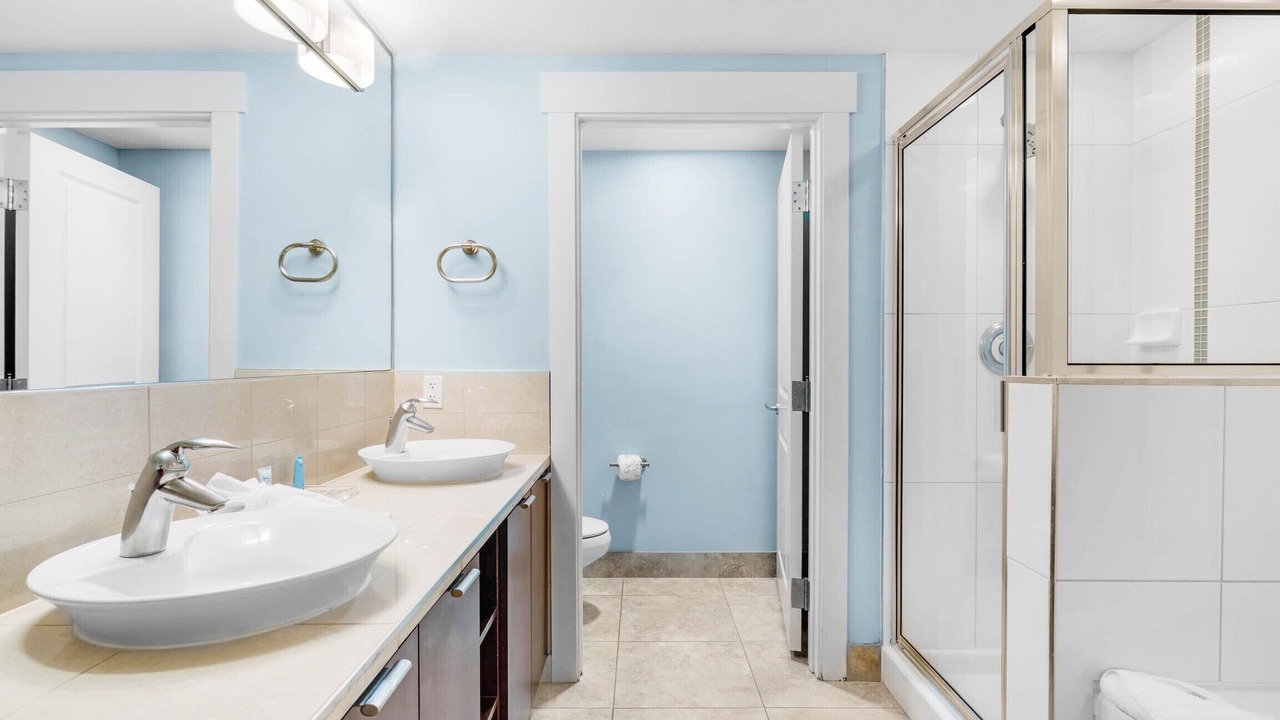 Photo of Bathroom in Baytowne Wharf
