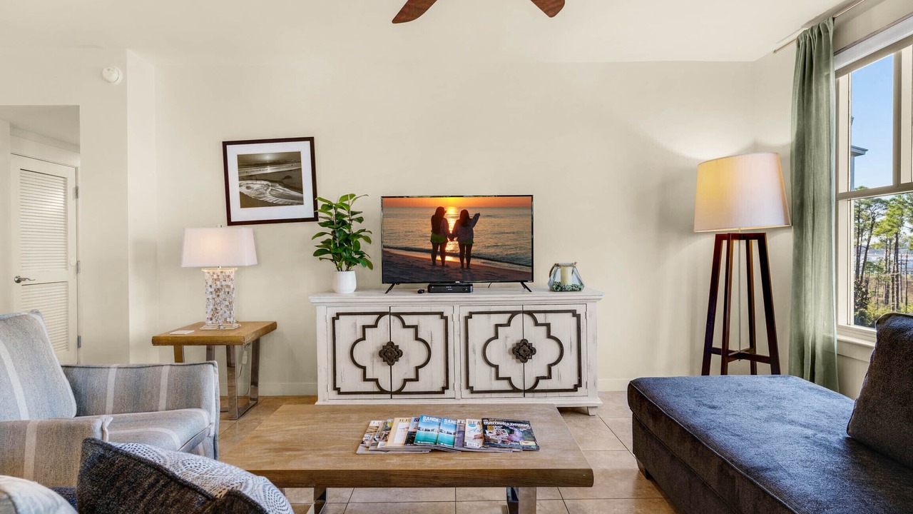 Photo of Livingroom in Baytowne Wharf