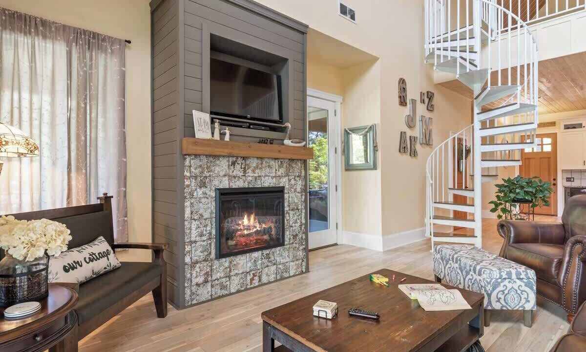 Photo of Livingroom in Eatonton
