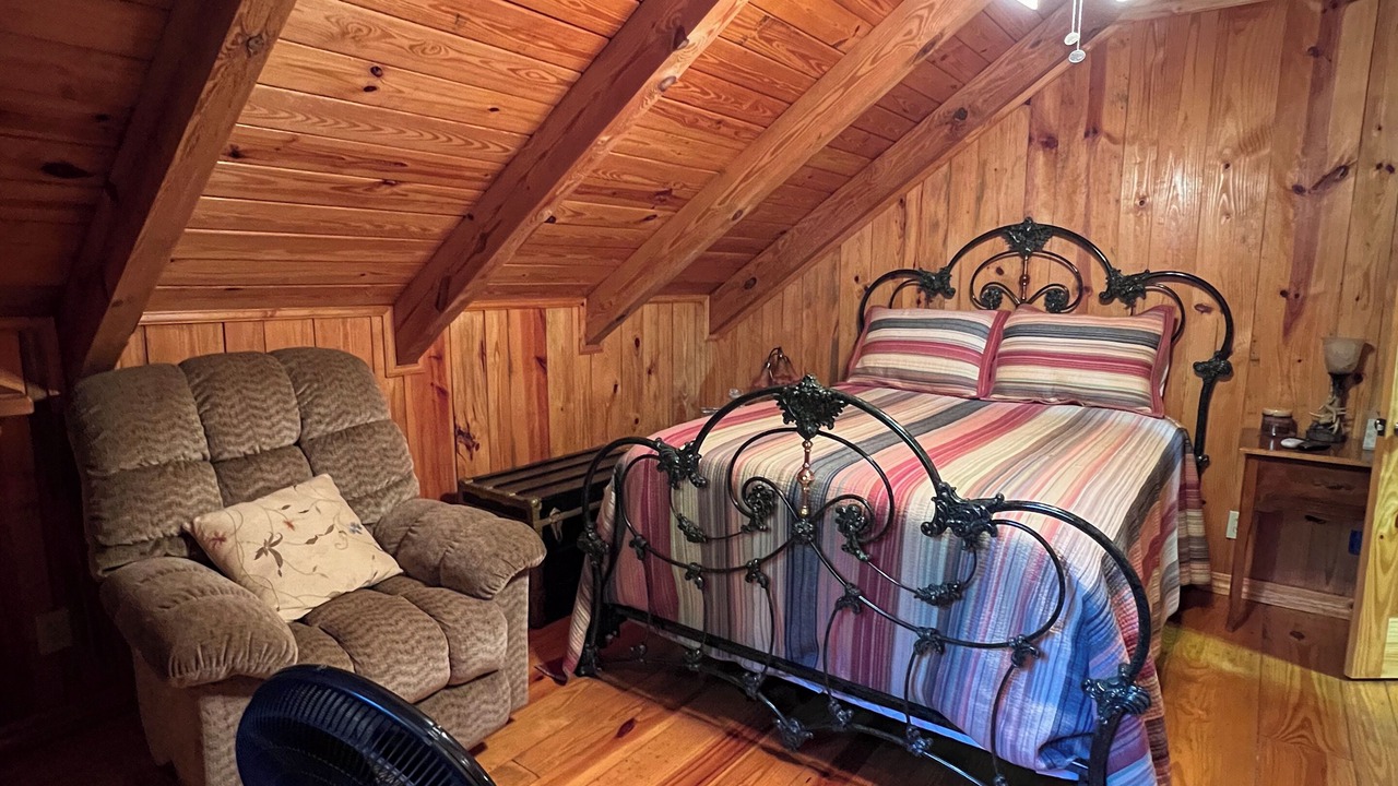 Photo of Bedroom in Dadeville