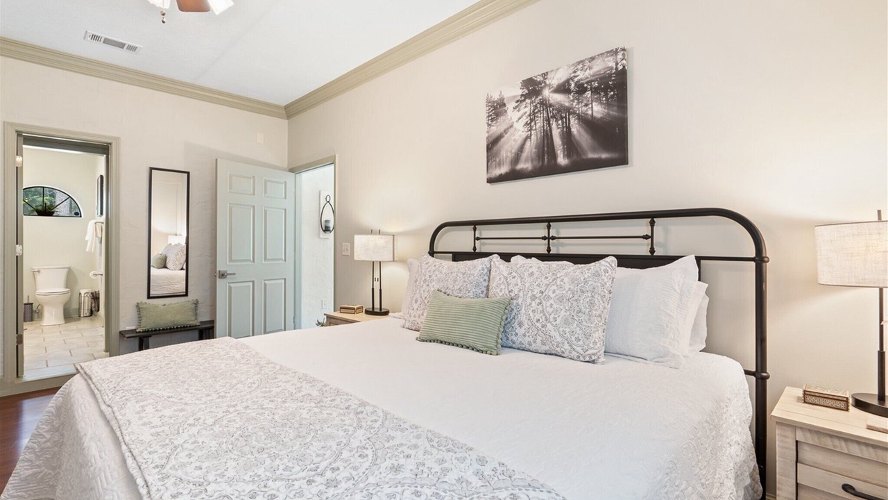 Photo of Bedroom in Laurel