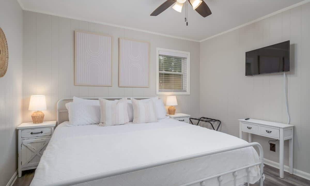 Photo of Bedroom in Northport