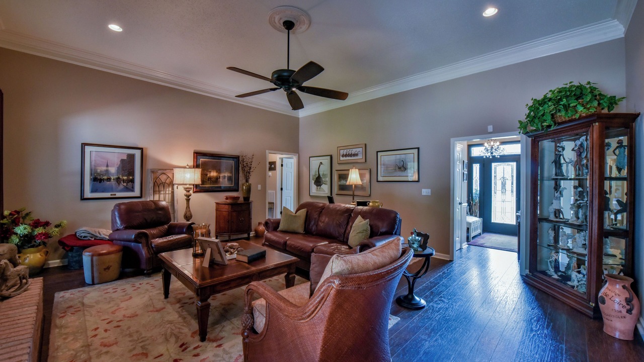 Photo of Livingroom in Northport