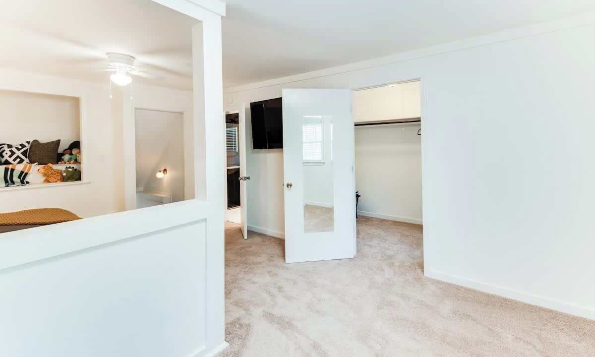 Photo of Bedroom in Northport