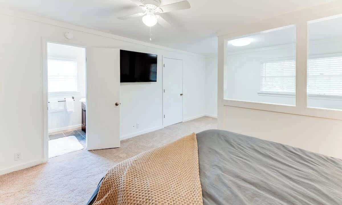Photo of Bedroom in Northport