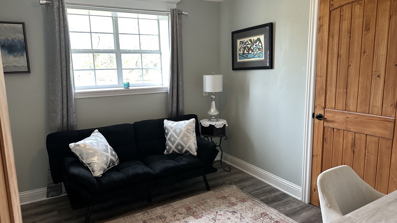 Photo of Livingroom in Seminary